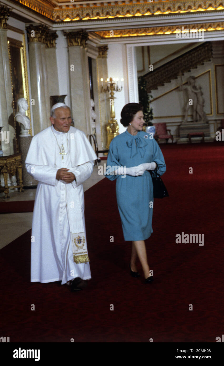 Religion - Pope John Paul II Visit to Britain - Buckingham Palace Stock Photo