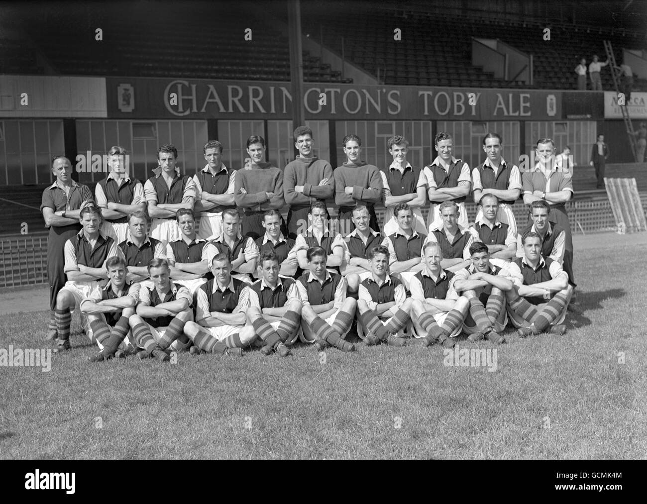 Team Group for the 1953-54 season. including Leslie Fell (front row 3rd from left). **full caption to follow** Stock Photo