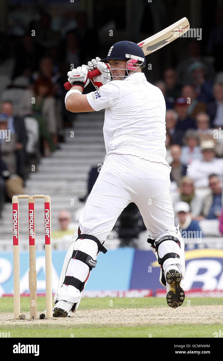 England's Matt Prior on his way to his fifty runs during the third npower Test at The Brit Insurance Oval, London. Stock Photo