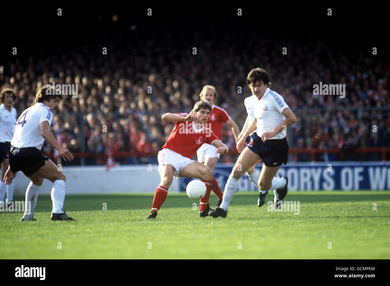 Soccer - Football League Division One - Nottingham Forest v Bolton Wanderers - City Ground. Left to right, Sam Allardyce of Bolton Wanderers, Gary Mills of Nottingham Forest, and Bolton's Paul Jones. Stock Photo
