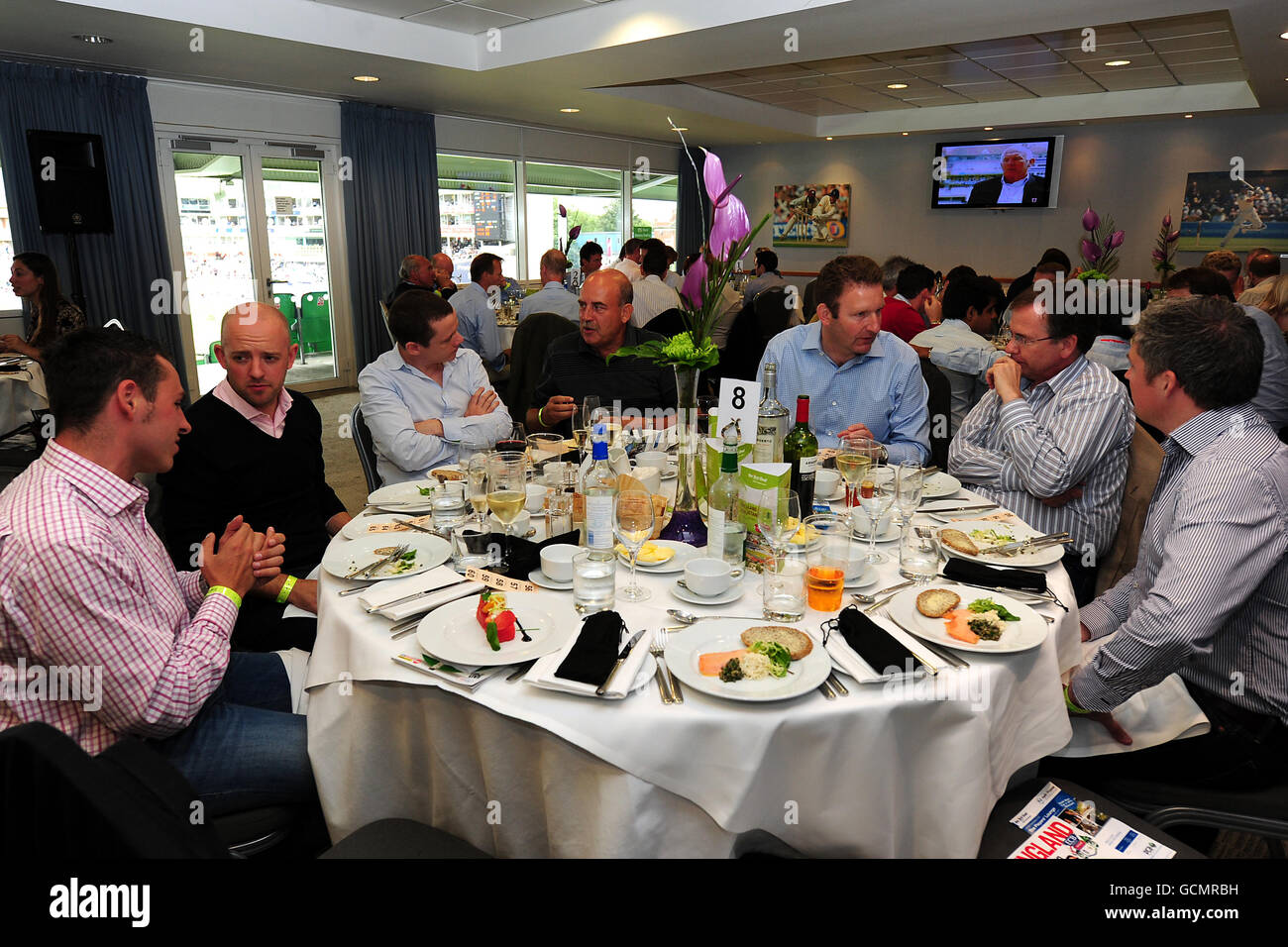 Cricket - Third npower Test - Day Three - England v Pakistan - The Brit Insurance Oval. Guests enjoy hospitality at the Brit Insurance Oval Stock Photo