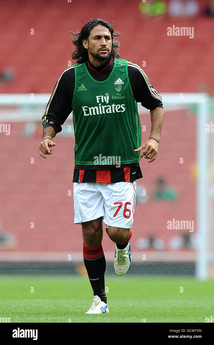 Soccer - Emirates Cup 2010 - AC Milan v Olympique Lyonnais - Emirates Stadium. Mario Yepes, AC Milan Stock Photo