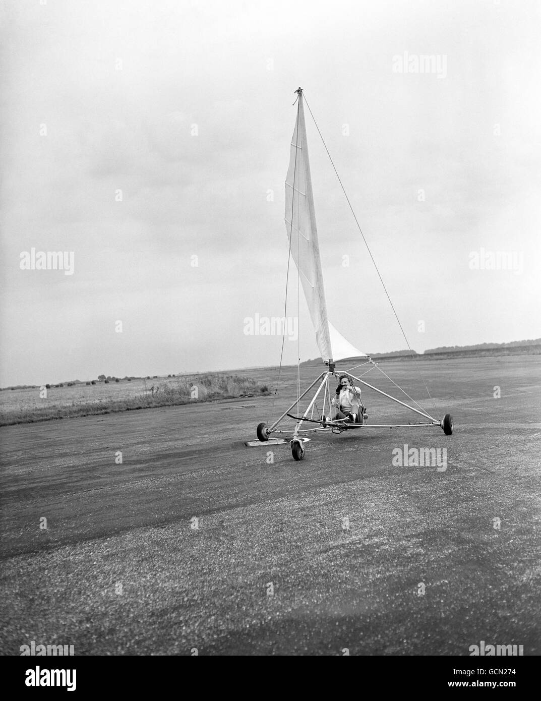 Land Yachting - Britain's Latest Sport - Great Gransden. Mrs. Peter Shelton seen speeding along the runway during a race in one of the later designed models. Stock Photo