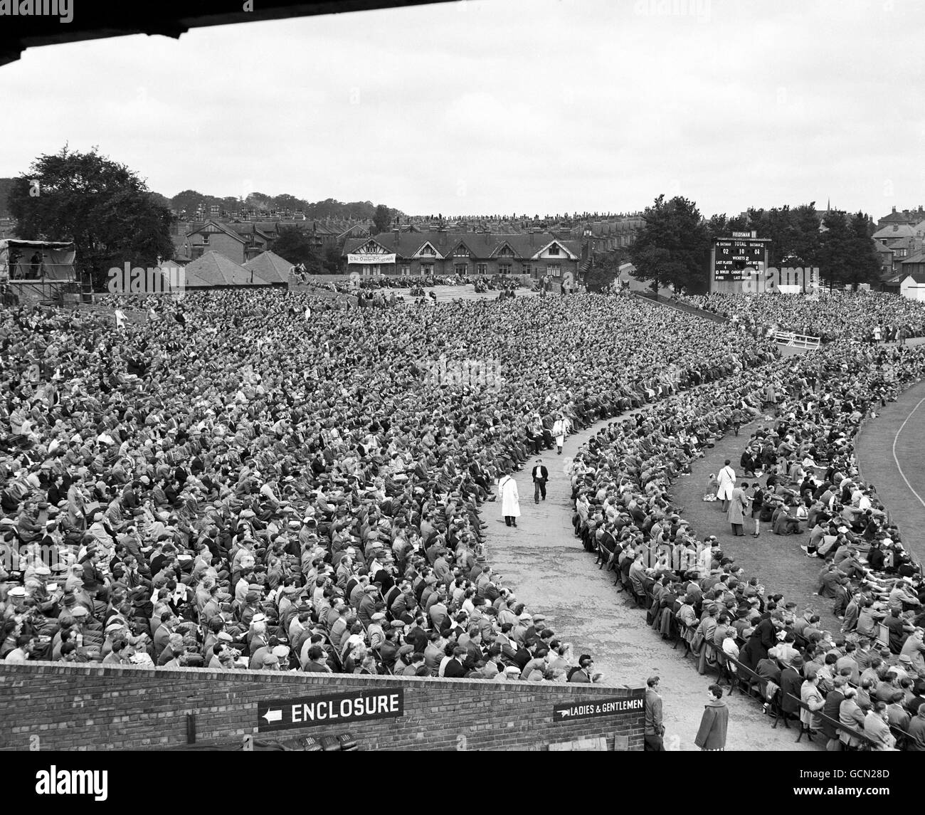 Cricket - First Day of the Third Test - England V Australia - Headingley. A general view of a section of the crowd at Headingley, Leeds. Stock Photo