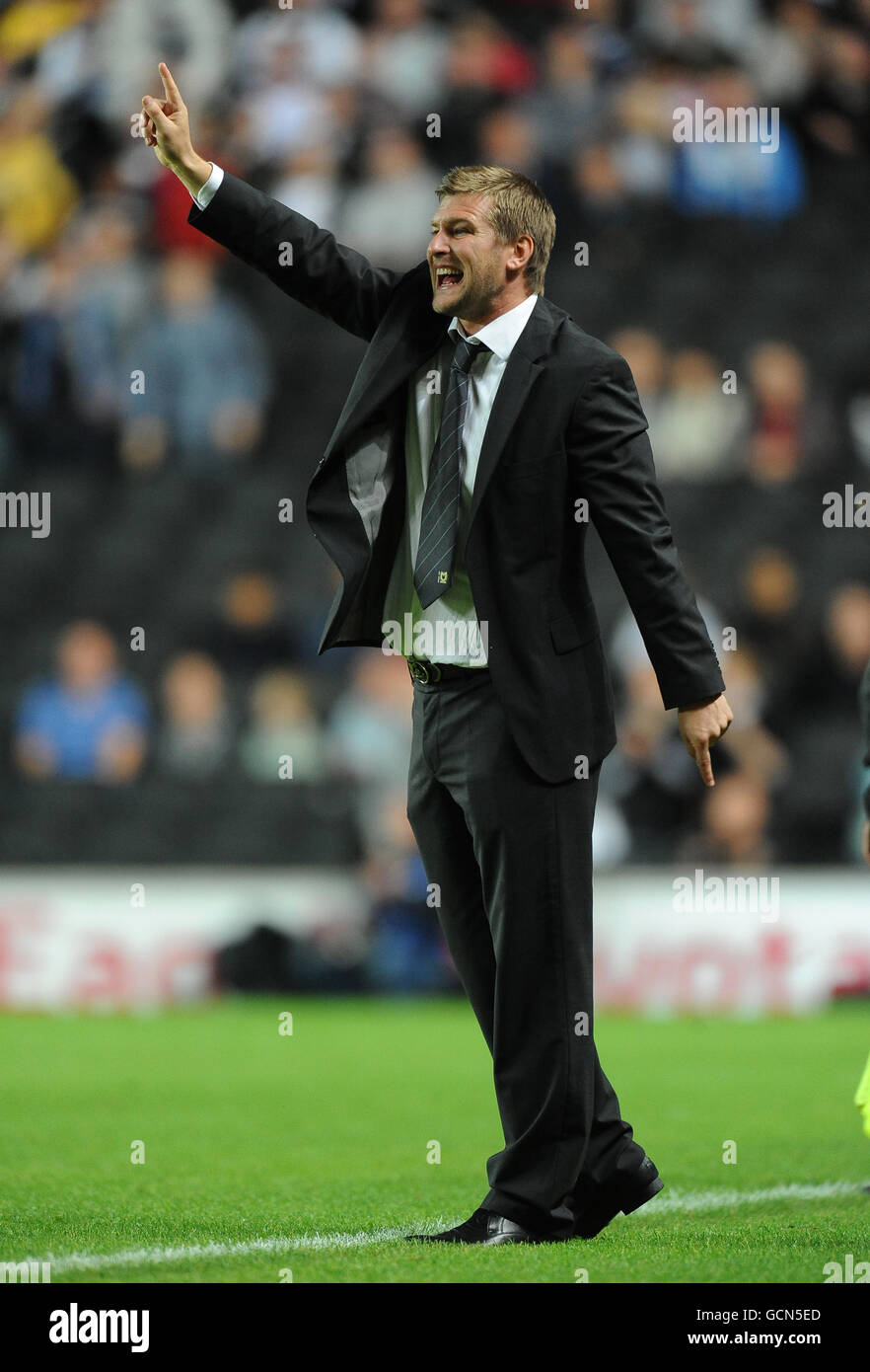 Soccer - Carling Cup - Second Round - Milton Keynes Dons v Blackpool - stadium:mk Stock Photo