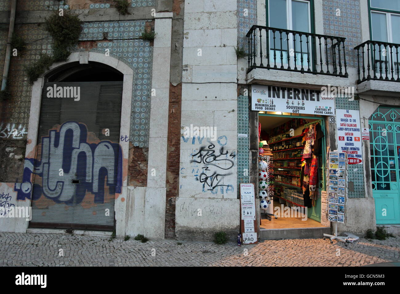a internet shop in the city centre of Baixa in the city centre of ...