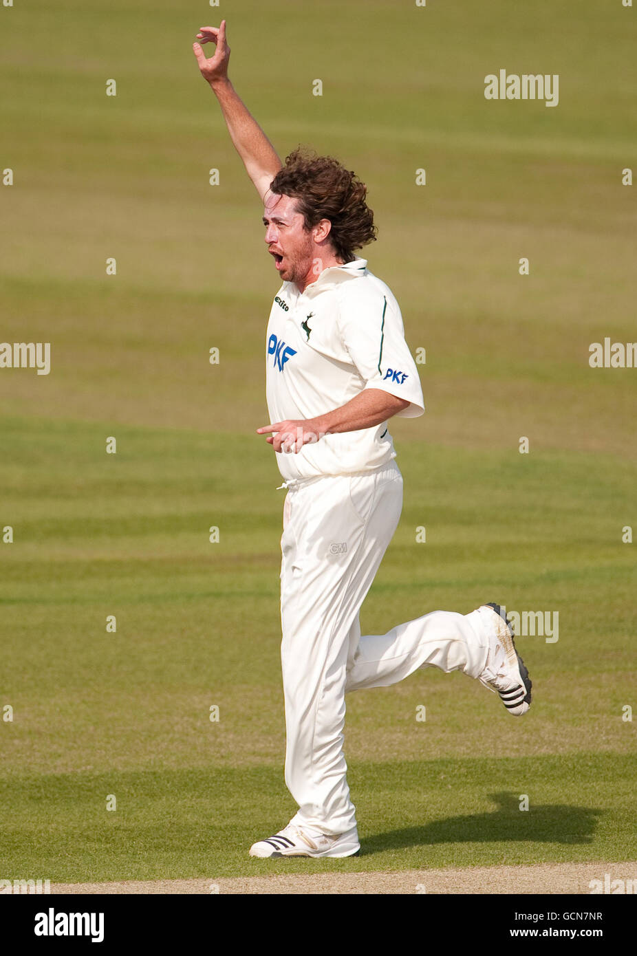 Nottinghamshire's Ryan Sidebottom celebrates dismissing Durham's Liam Plunkett during the LV County Championship, Division One match at the Emirates Durham International Cricket Ground, Chester-Le-Street, Durham. Stock Photo