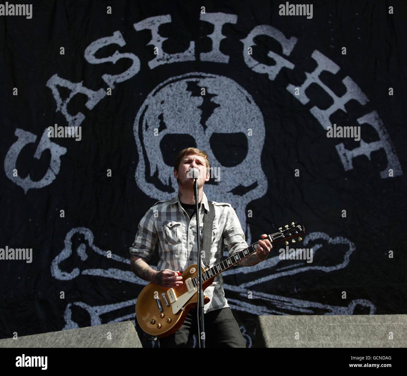 gaslight-anthem-brian-fallon-hi-res-stock-photography-and-images-alamy