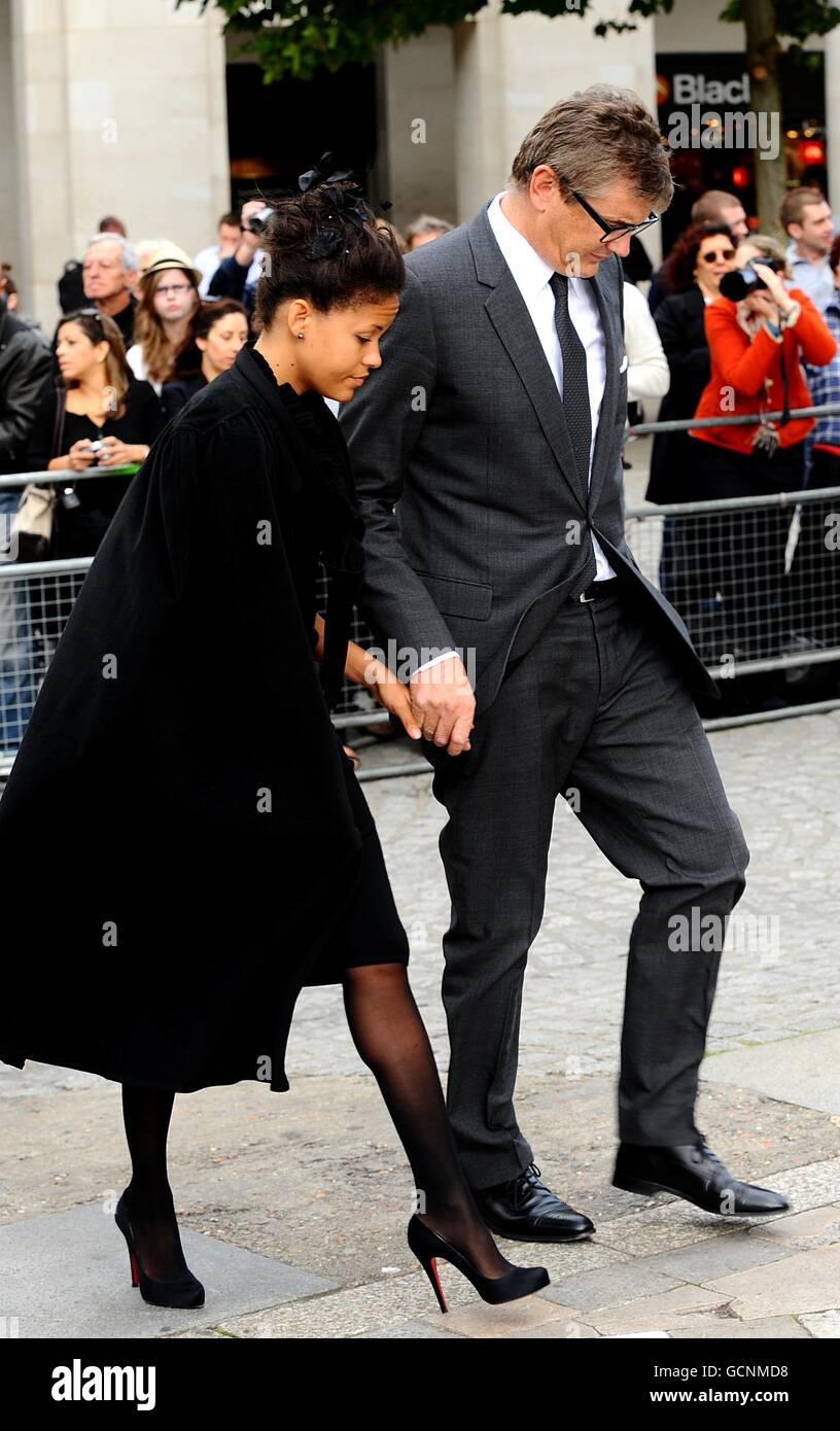 alexander mcqueen customer service