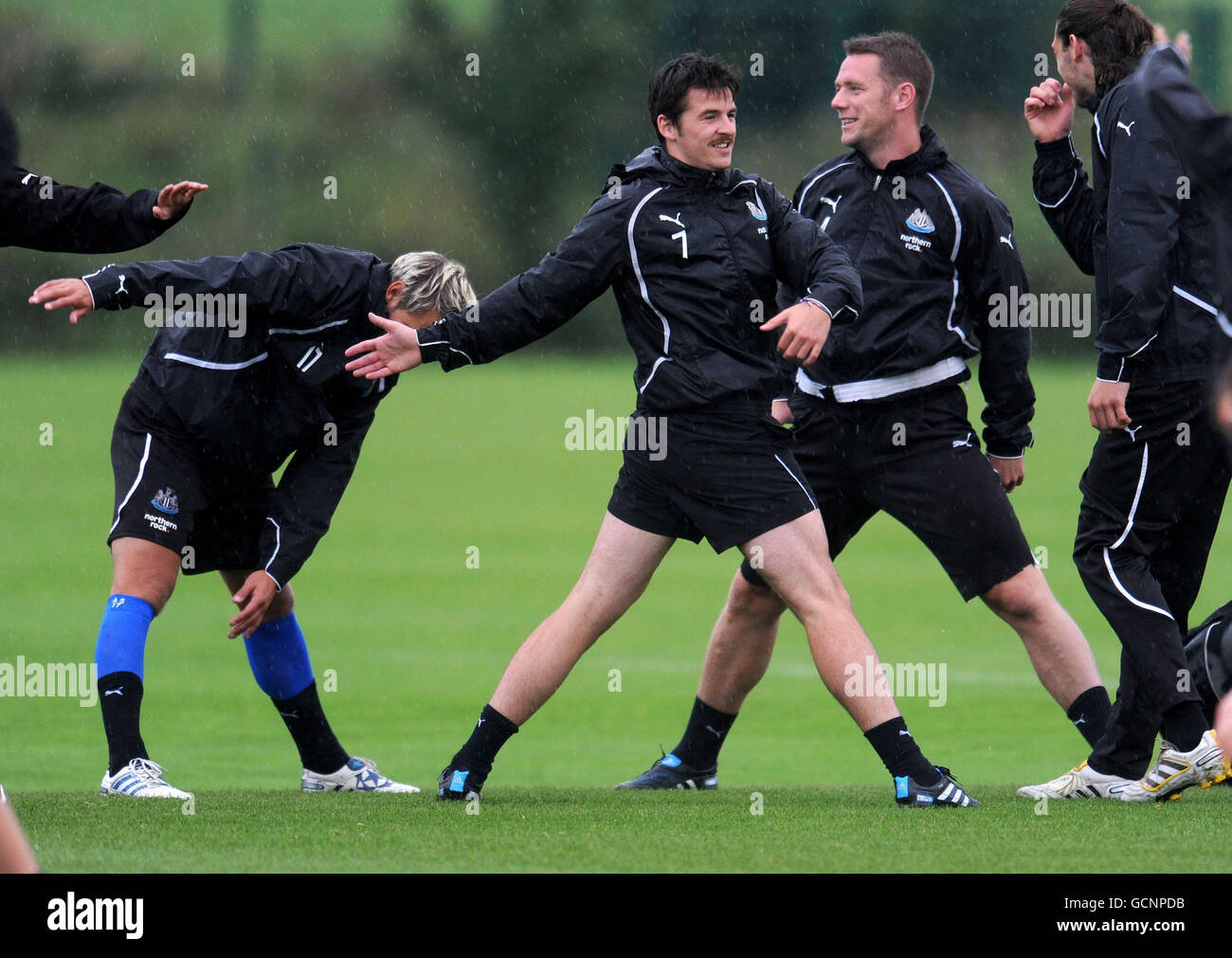 RETRANSMITTING WITH ADDITIONAL USAGE INFORMATION Newcastle United's Joey Barton (centre) and Kevin Nolan during a training session at Longbenton, Newcastle. Stock Photo