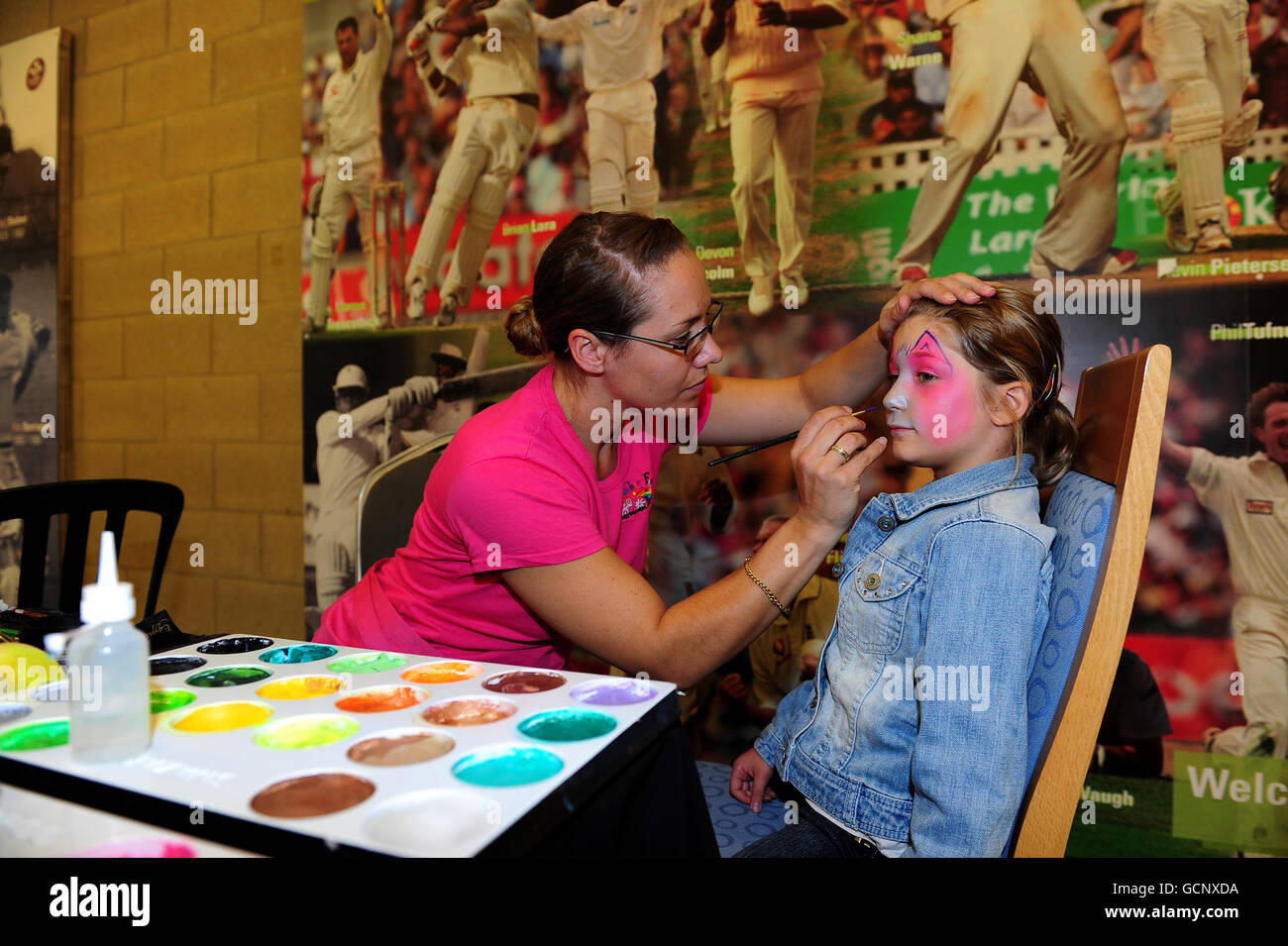 Cricket - Clydesdale Bank 40 - Group A - Surrey v Worcestershire - The Brit Insurance Oval. Facepainting at the Brit Insurance Oval Stock Photo