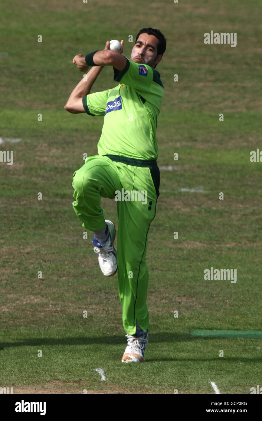 Cricket - Tour Match - Day One - Somerset v Pakistan - County Ground. Umar Gul, Pakistan Stock Photo