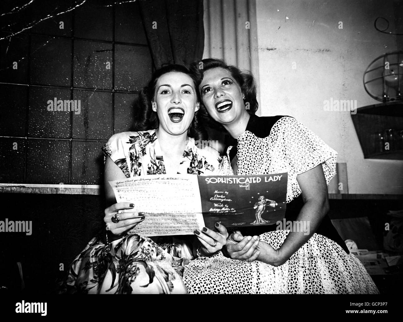 Entertainment - Vera Lynn and Dinah Shore - London Stock Photo
