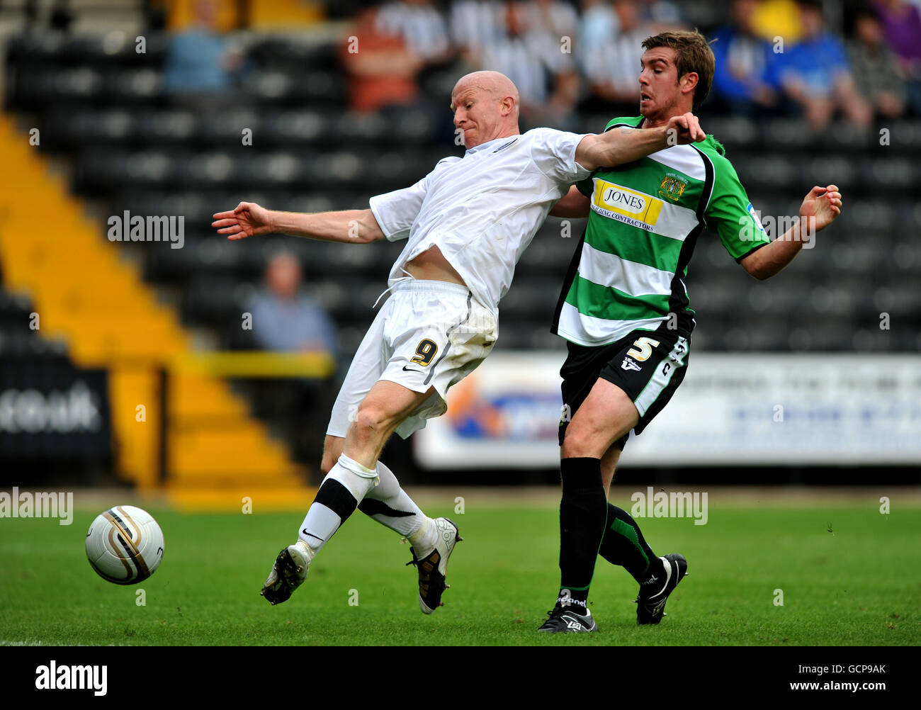 Soccer - npower Football League One - Notts County v Yeovil Town - Meadow Lane Stock Photo