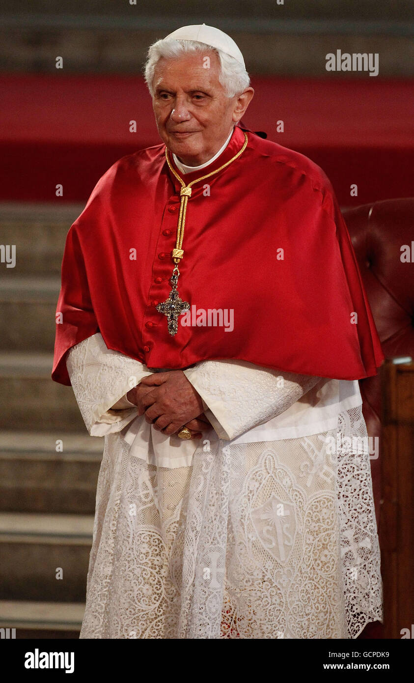 Pope Benedict XVI arrives to give a speech at Westminster Hall, London on the second day of his State Visit. Stock Photo