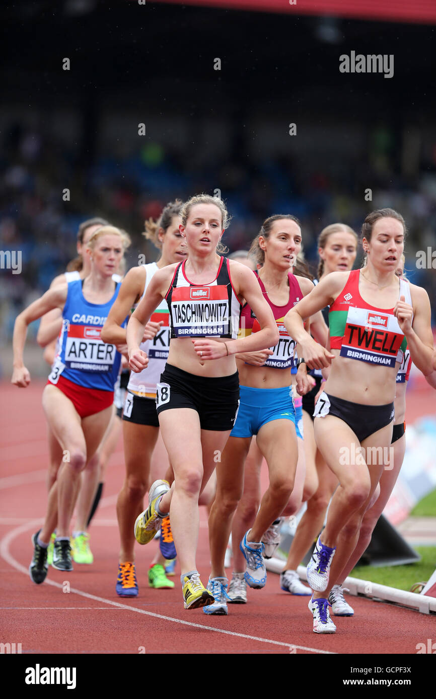 Naomi TASCHIMOWITZ, Katrina WOOTTON & Stephanie TWELL running in the