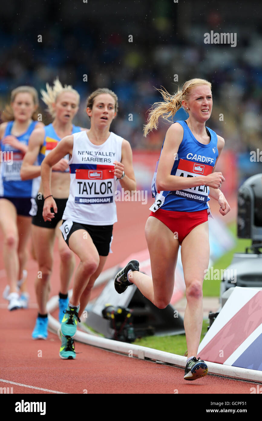 Charlotte ARTER & Charlotte TAYLOR running in the Women's 5000m - Final, 2016 British Championships, Birmingham Alexander Stadium UK. Stock Photo