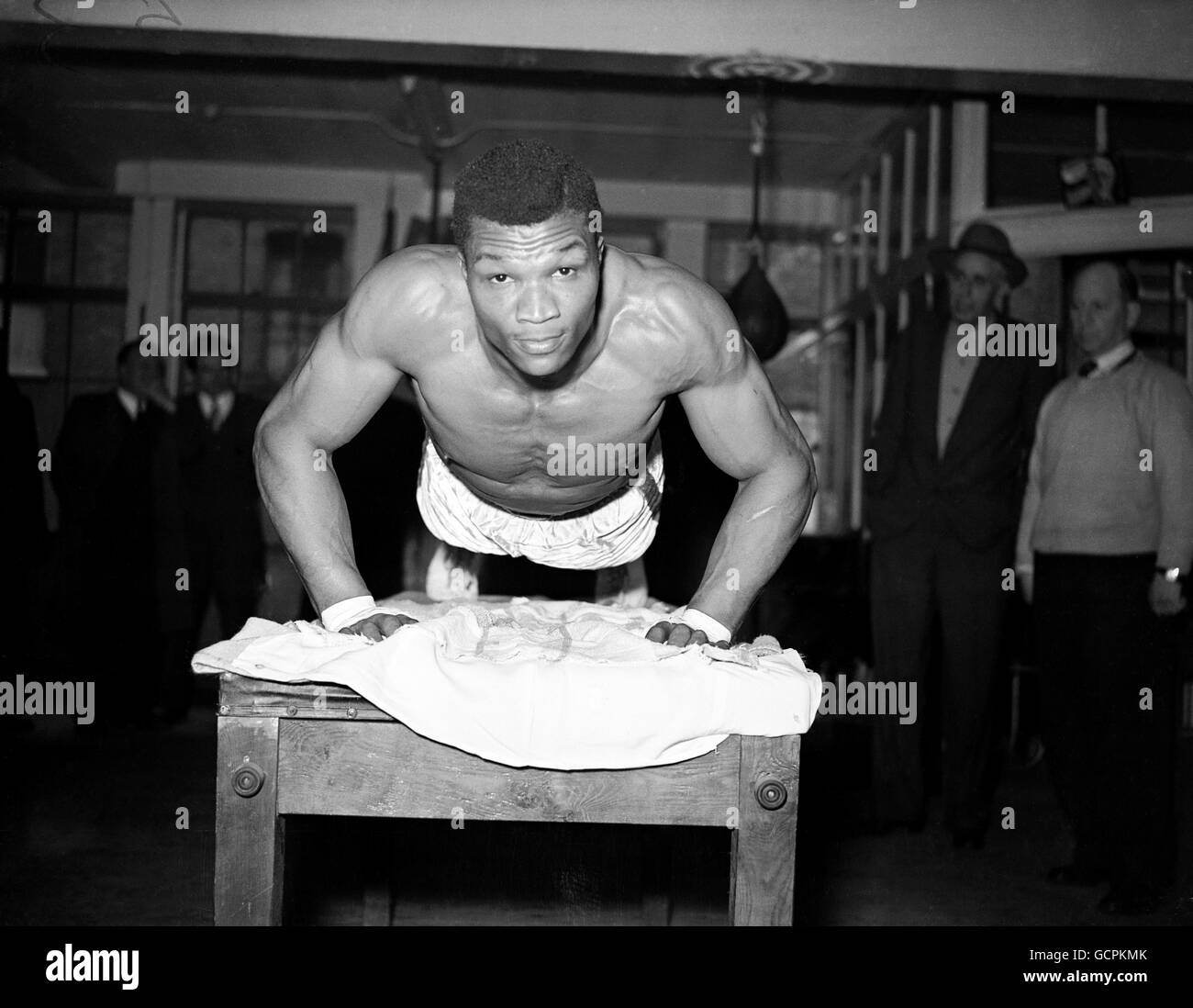Boxing - Cleaveland Williams V Dick Richardson - London Stock Photo