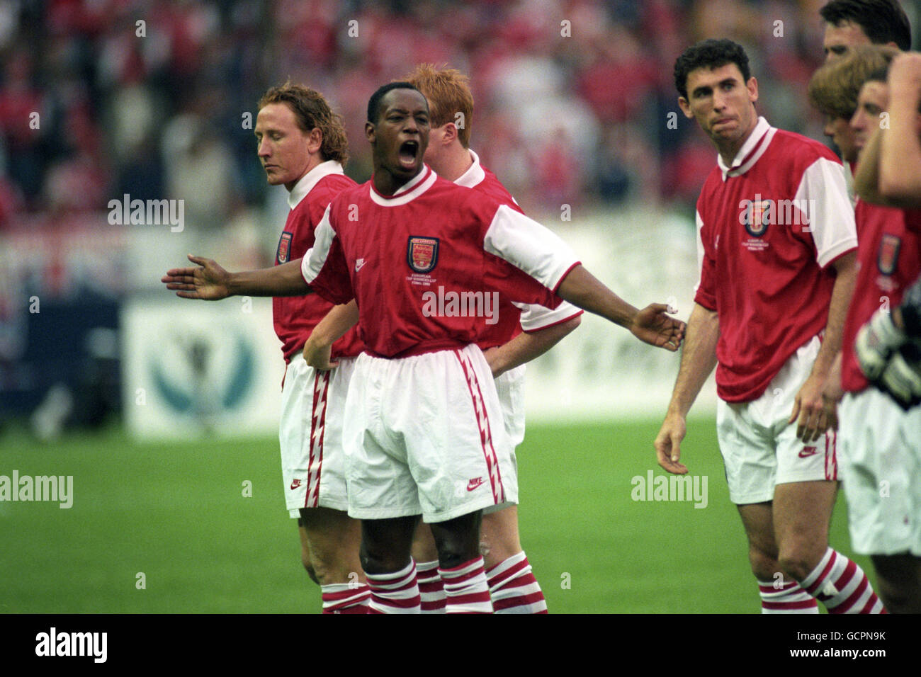 Football arsenals ray parlour hi-res stock photography and images - Alamy