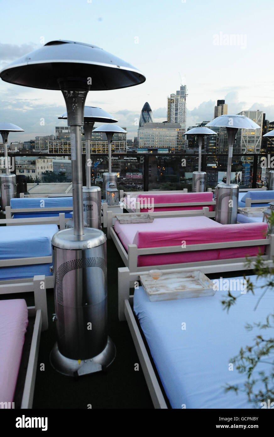 Shoreditch house london roof hi-res stock photography and images - Alamy