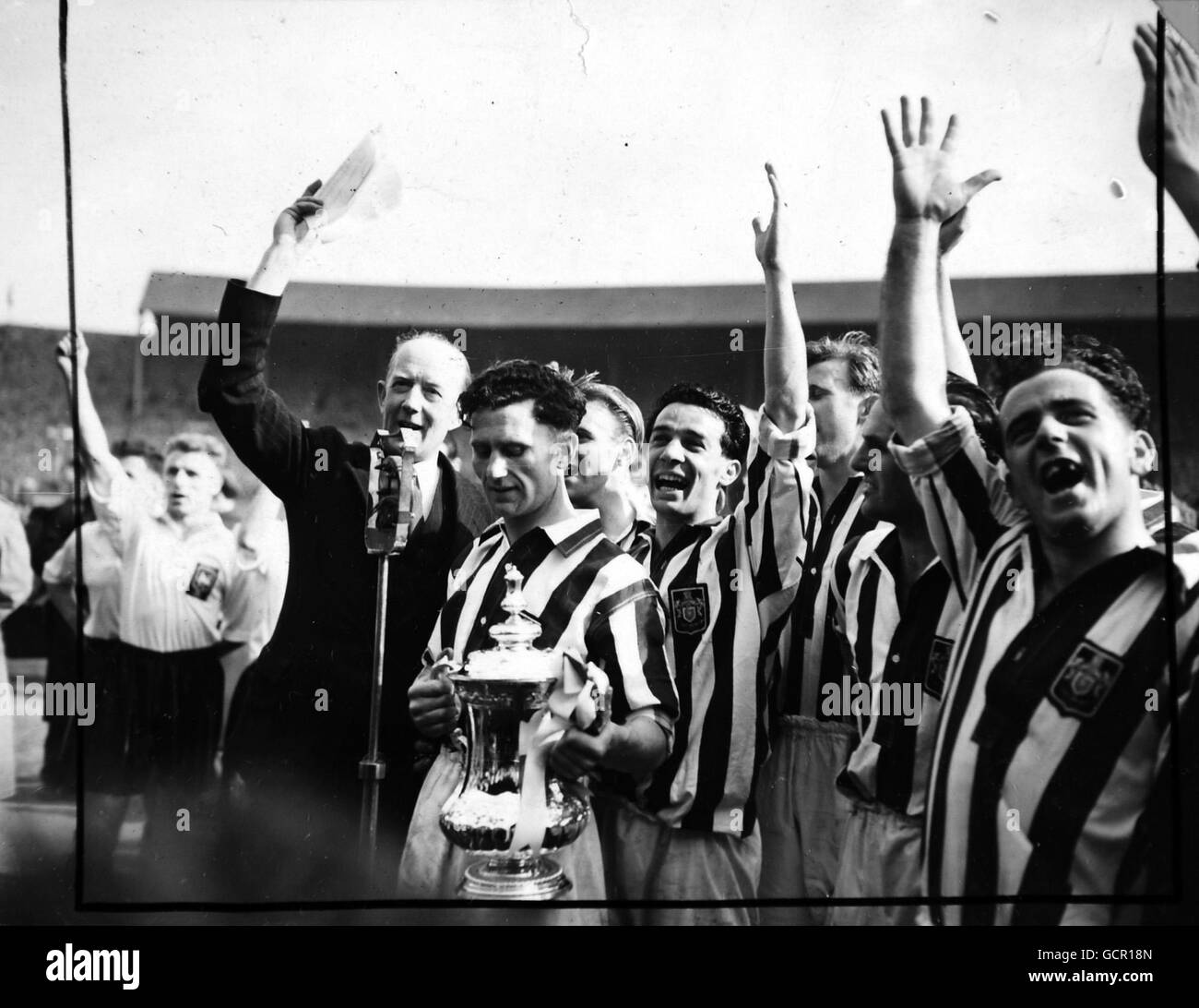 Empire stadium wembley hi-res stock photography and images - Alamy