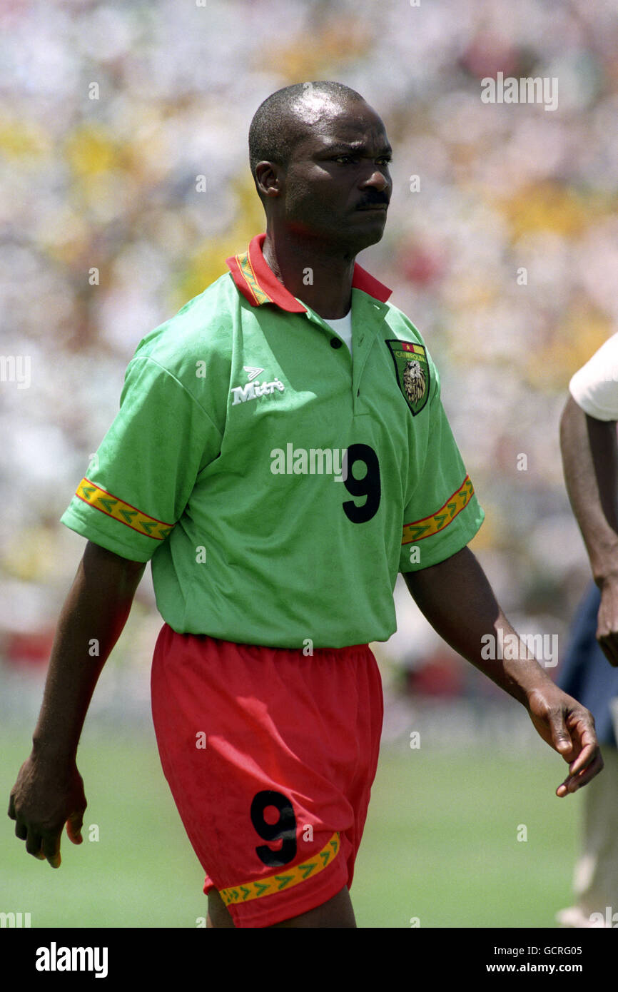 Soccer - FIFA World Cup USA 94 - Group B - Brazil v Cameroon - Stanford  Stadium. Roger Milla, Cameroon Stock Photo - Alamy