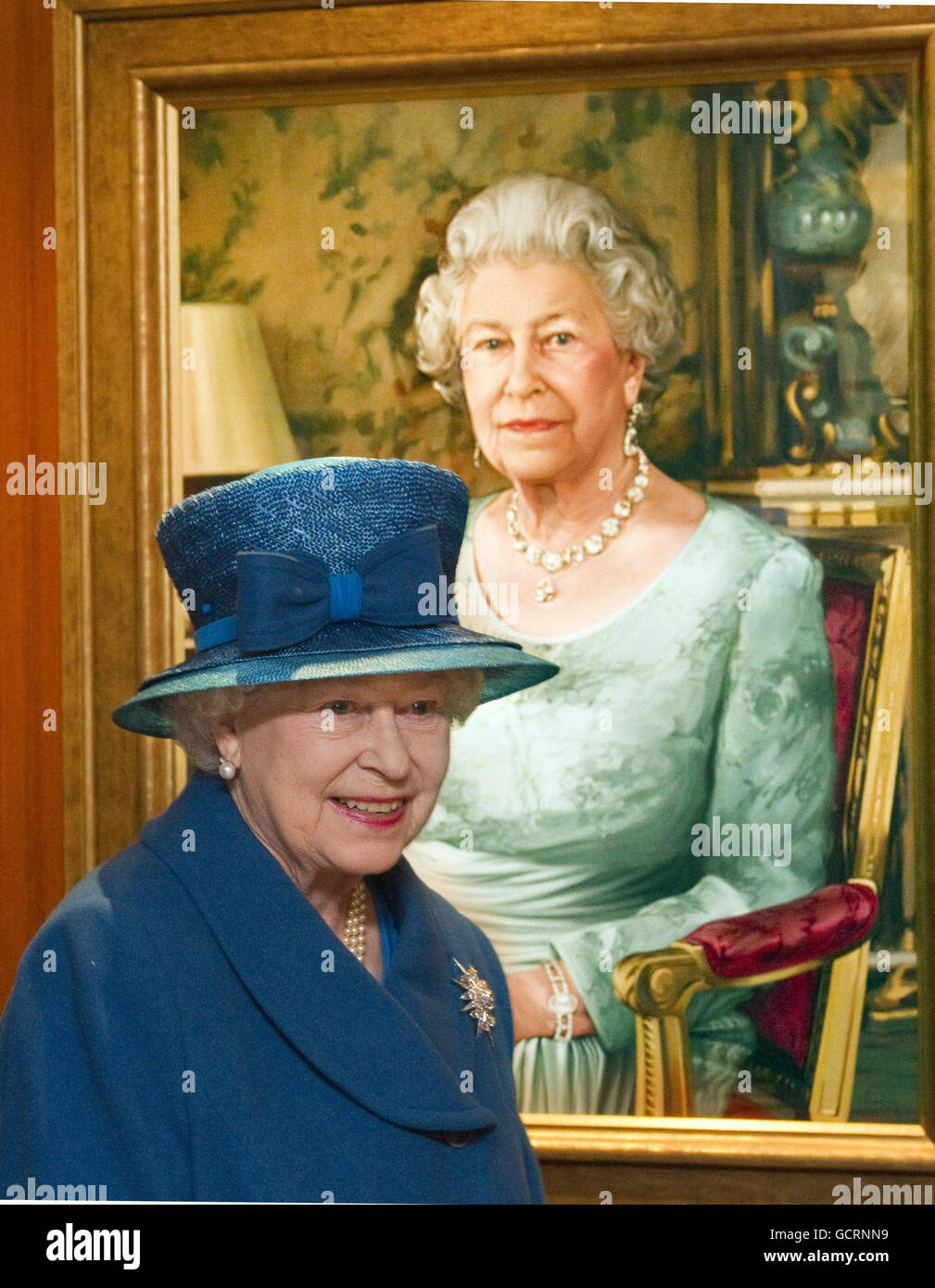 New Queen Elizabeth cruise liner Stock Photo Alamy