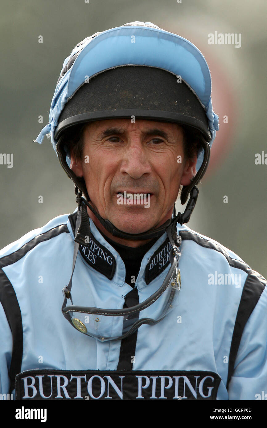 Horse Racing - The Welcome To Yorkshire Day - Doncaster Racecourse. Former jockey Ernie Johnson prior to The Fudge And Smudge Leger Legends Classified Stakes Stock Photo