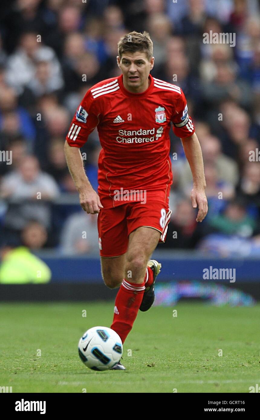 Steven gerrard of liverpool hi-res stock photography and