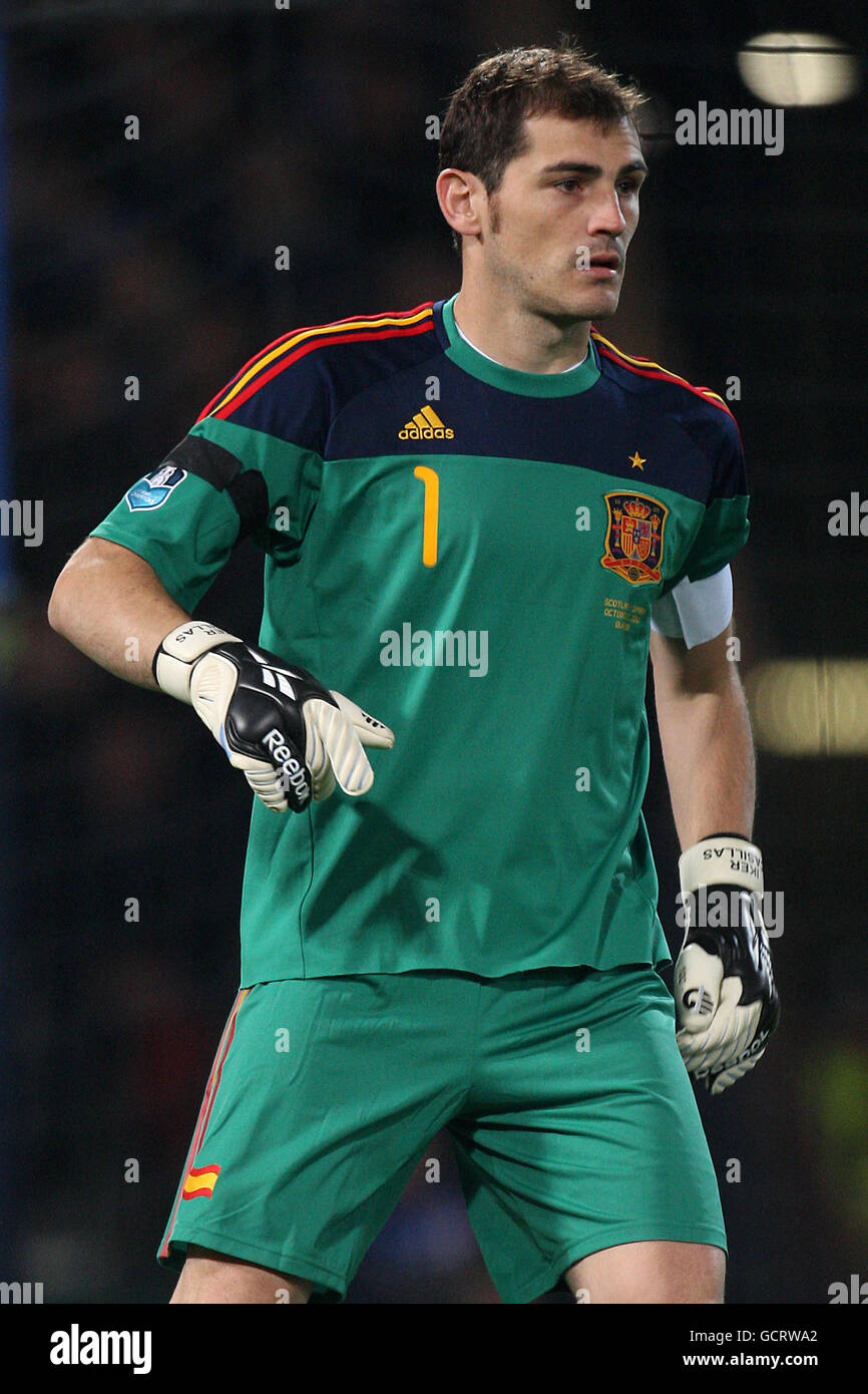 Soccer - European Qualifier 2010 -Scotland v Spain - Hampden. Iker Casillas,  Spain Stock Photo - Alamy