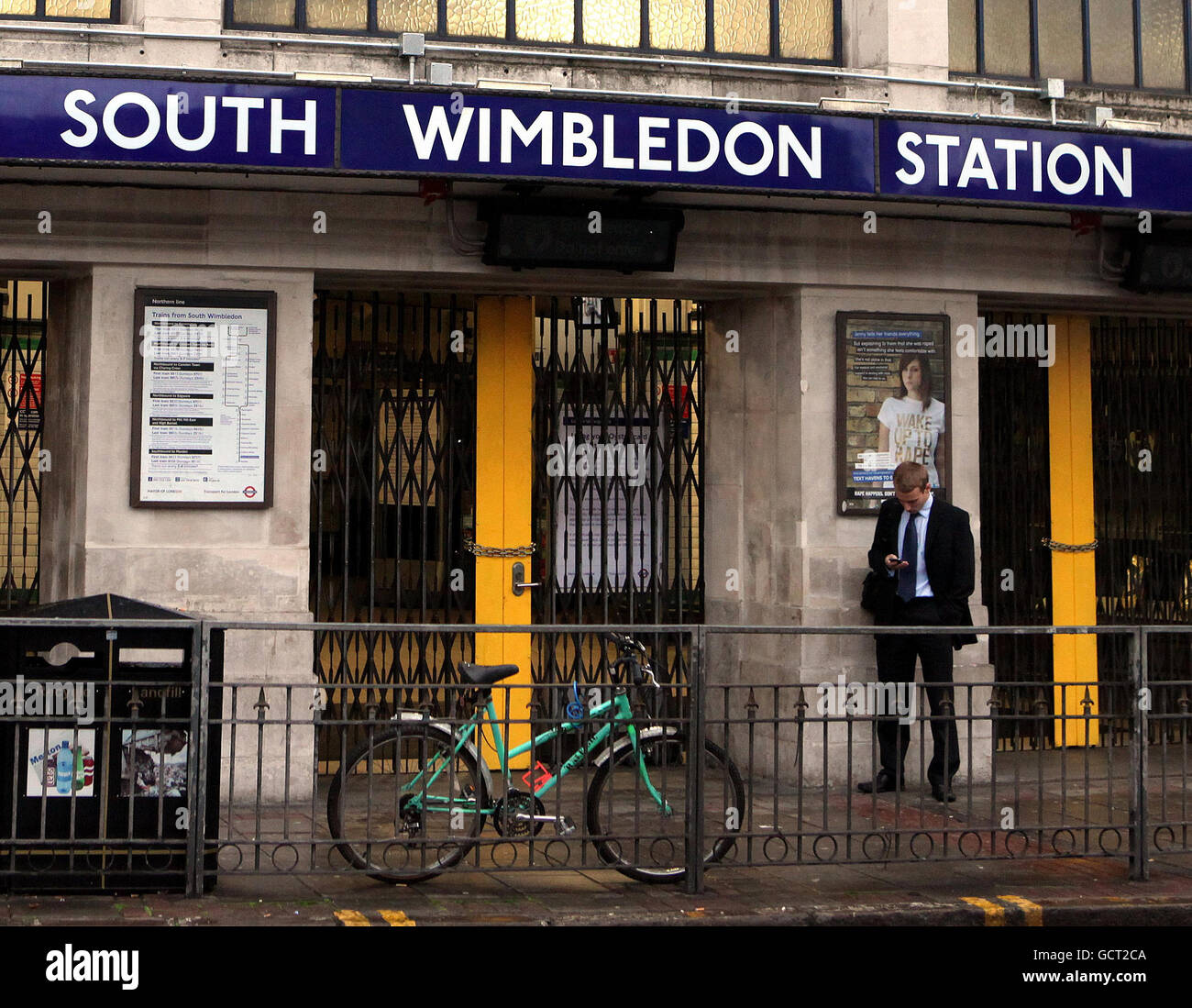 South wimbledon station hires stock photography and images Alamy