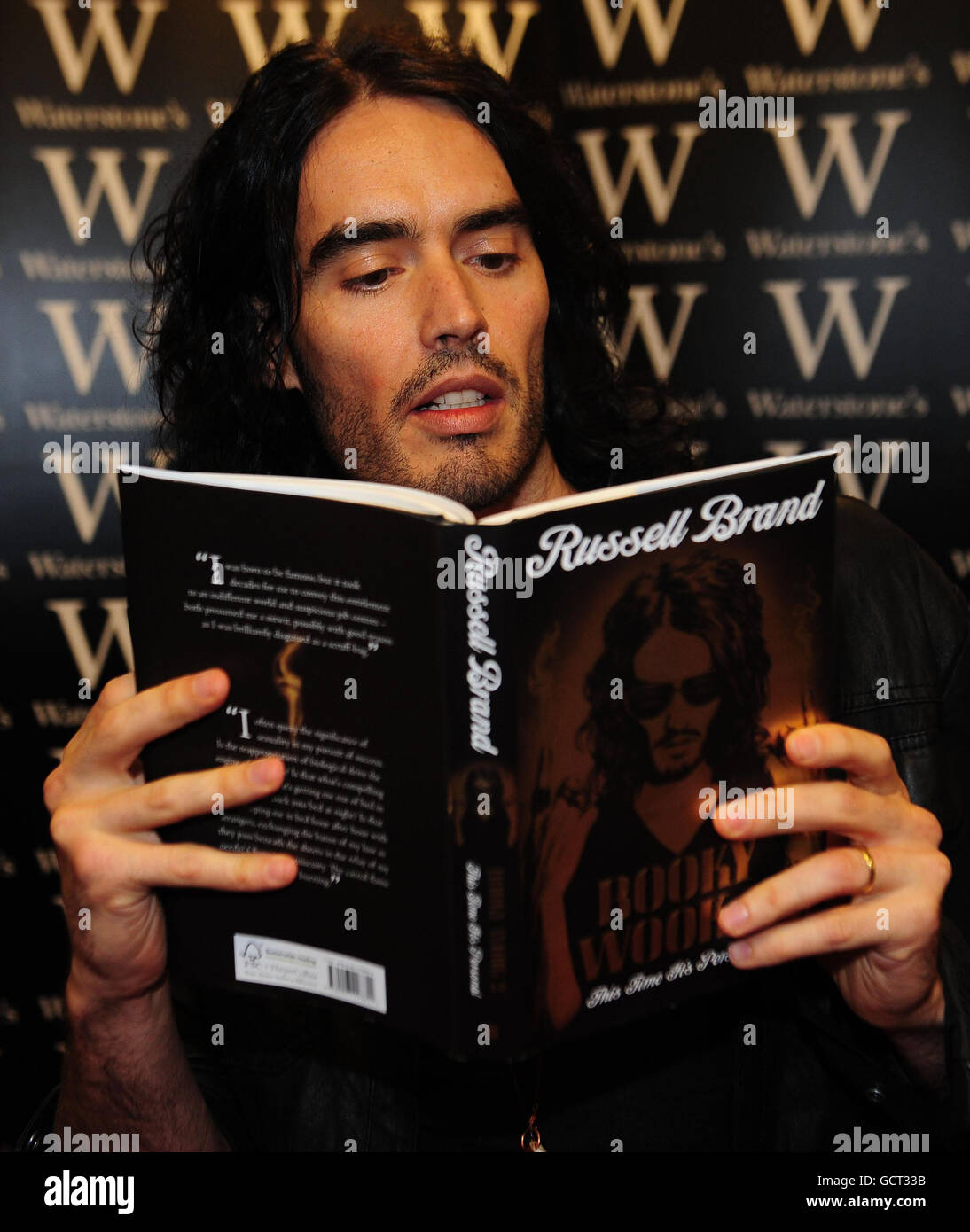 Russell Brand book signing - Gateshead. Booky Wook 2'. Stock Photo