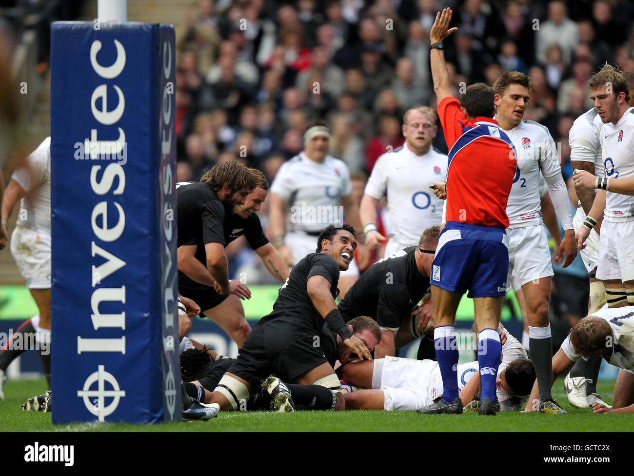 New zealand rugby union branding hi-res stock photography and images ...