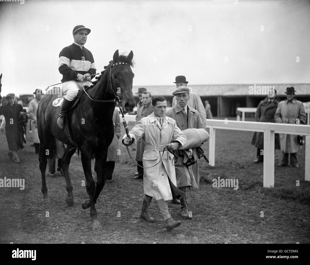 Horse Racing - Bath Racecourse Stock Photo - Alamy