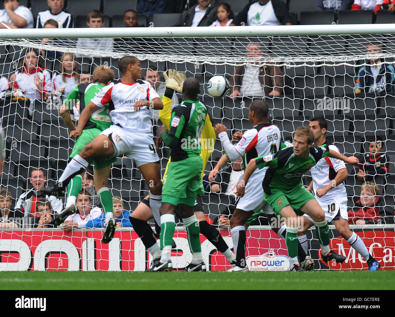 Milton Keynes Dons' Mathias Kouo-Doumbe (4) scoring their seond goal Stock Photo