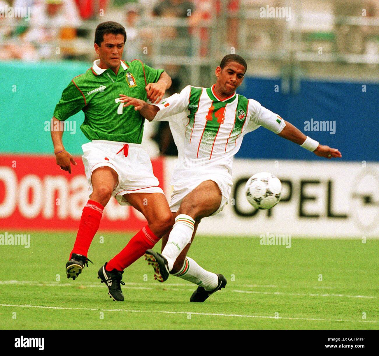 Soccer - World Cup USA 94 - Group E - Ireland v Mexico - Citrus Bowl, Orlando Stock Photo