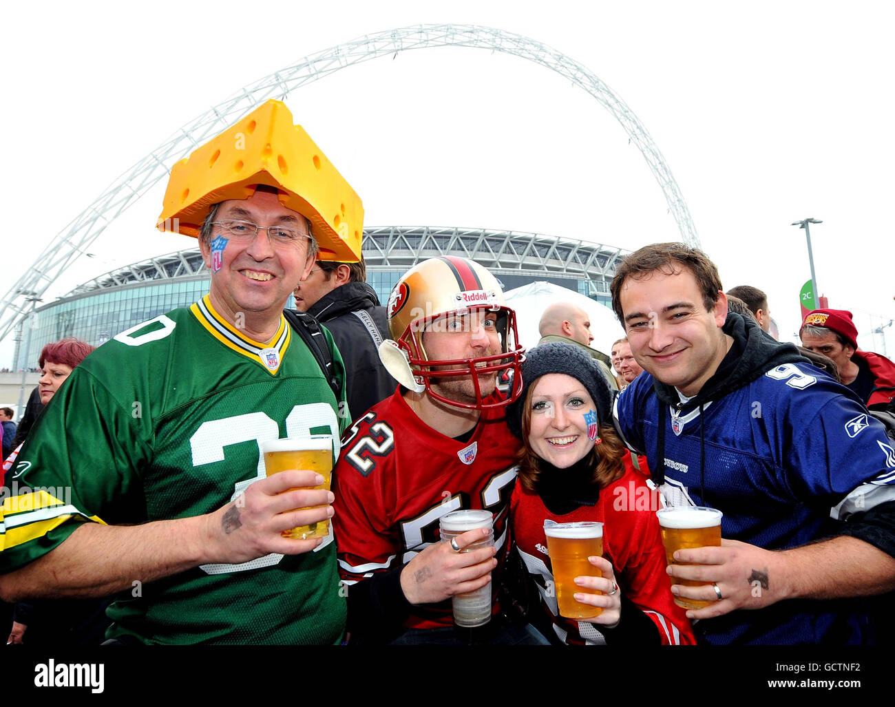 San francisco 49ers hat hi-res stock photography and images - Alamy