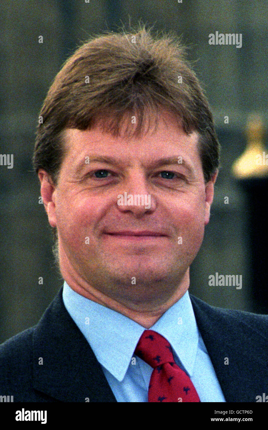 Head shot of former Conservative MP Alan Amos. He switched allegiance to the Labour party after accusing the Tories of being a 'foreign bashing and minority hating party'. Mr Amos resigned as MP for Hexham in 1992 following his arrest for alleged indecency on Hamstead Heath. Stock Photo