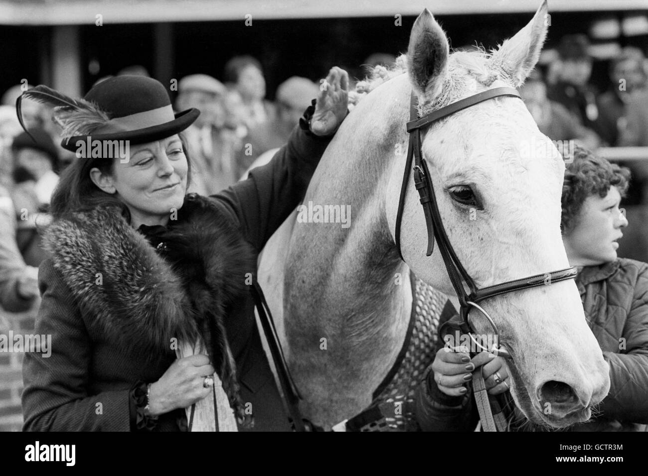 Horse Racing - King George VI Chase - Kempton Park. Mrs Burridge, wife of the owner Richard Burridge, with Desert Orchid, after he won the King George VI Steeple Chase at Kempton. Stock Photo