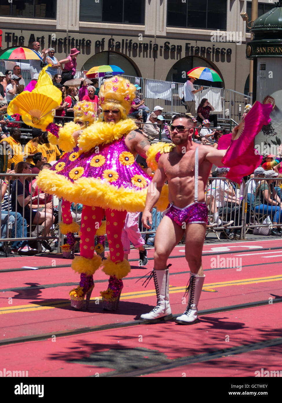 Drag Parade Drag Queen parades in San Francisco Pride Parade 2016 Stock Photo - Alamy