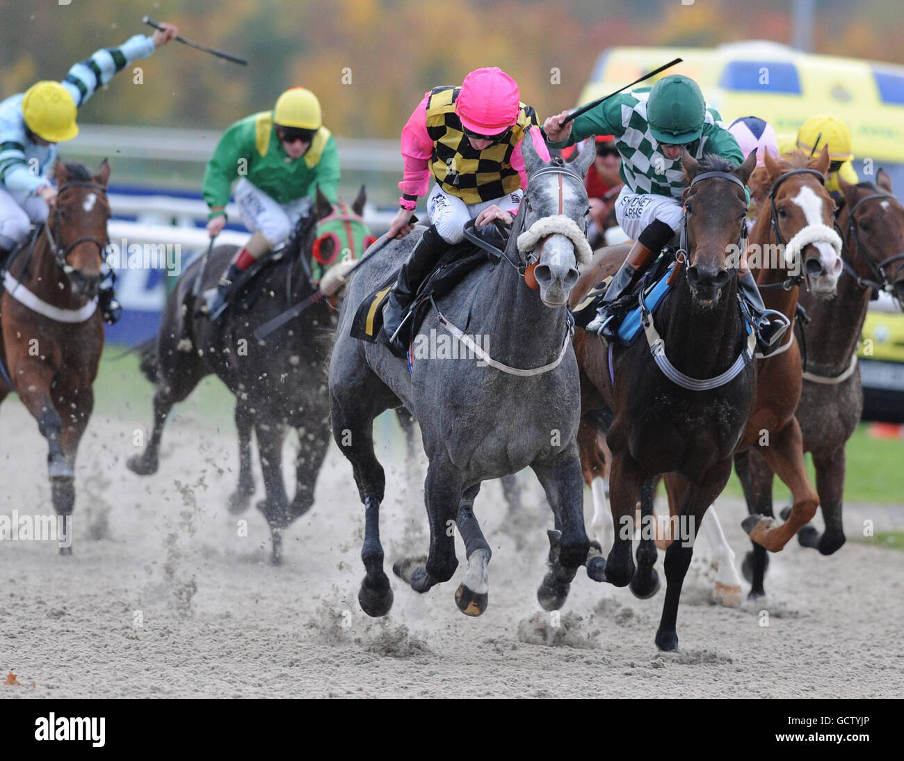 Racing wolverhampton full length riding mangkk hi-res stock photography ...