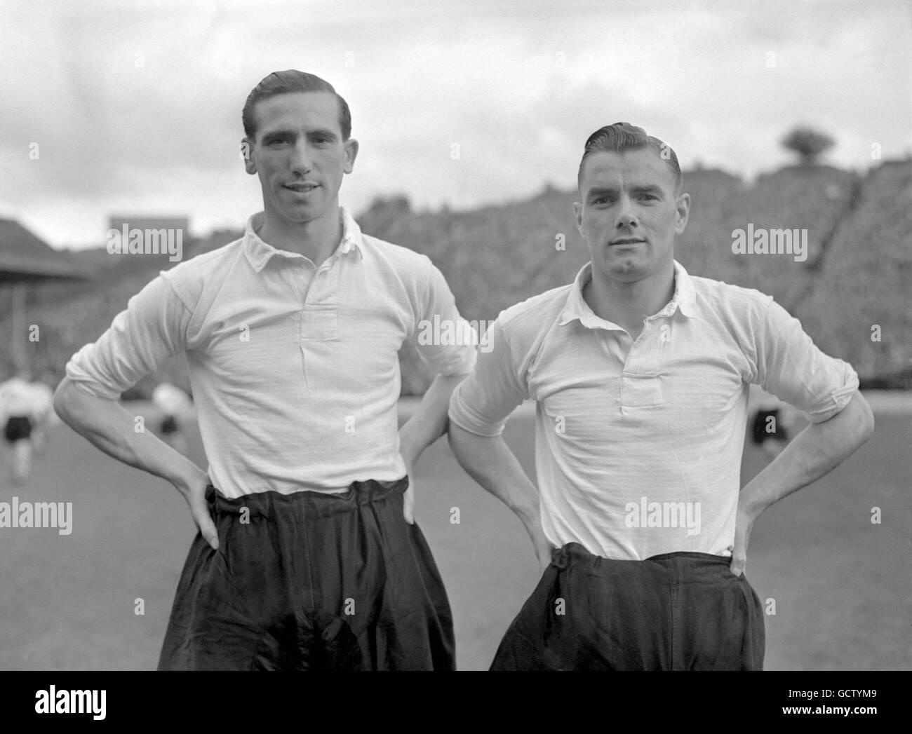 Soccer - League Division One - Charlton Athletic v Middlesbrough - The Valley. Bill Linacre, left, and Peter Desmond, Middlesbrough FC Stock Photo
