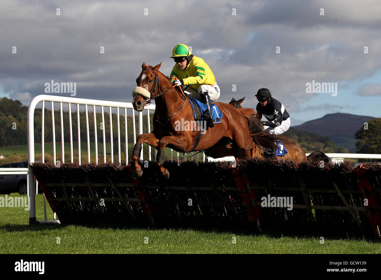 Horse Racing - Ludlow Racecourse Stock Photo - Alamy