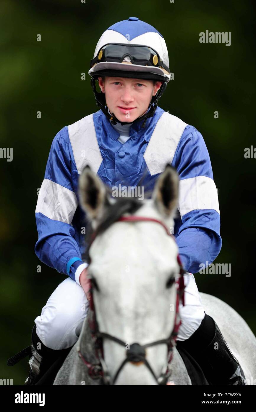 Horse racing lingfield park hires stock photography and images Alamy
