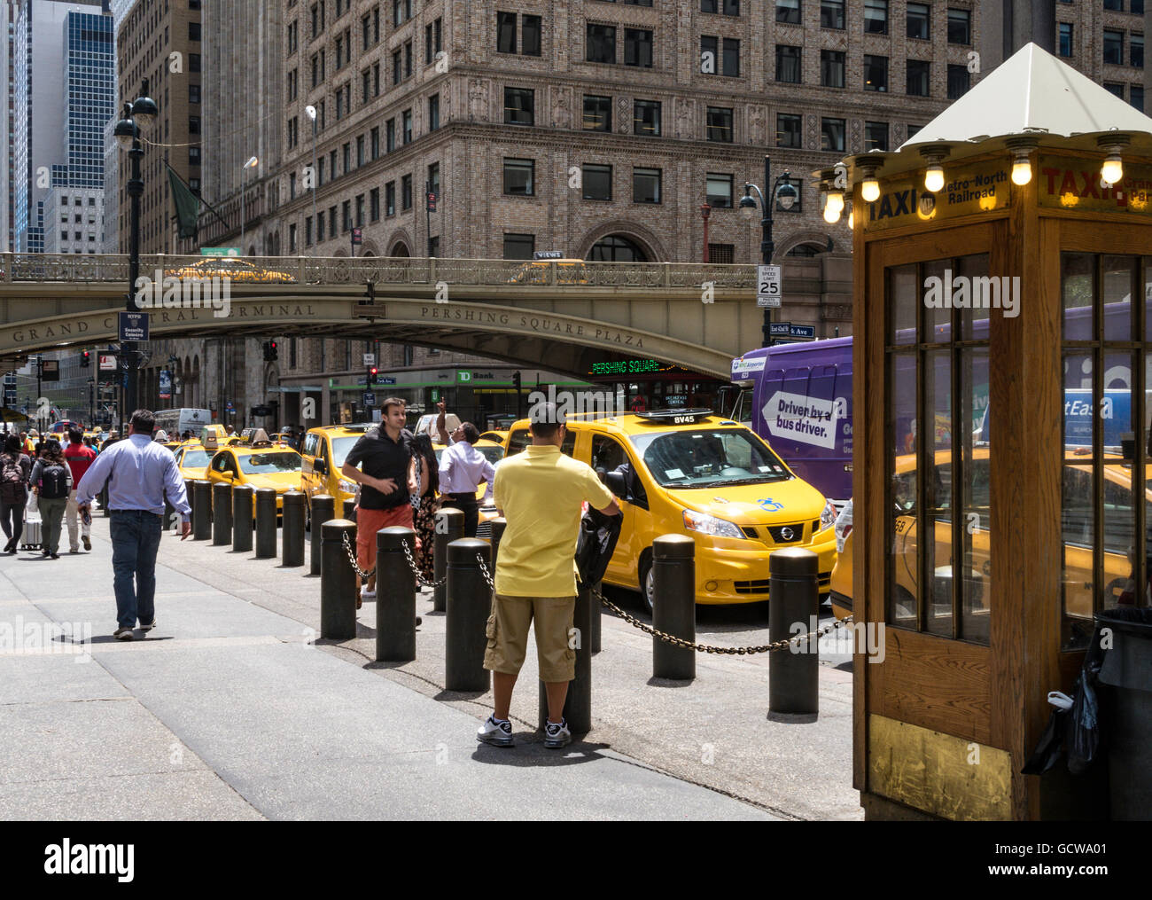 Nyc taxi stand hi-res stock photography and images - Alamy