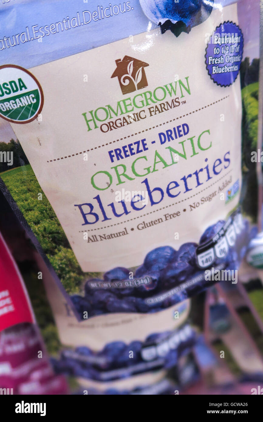 Organic Freeze-Dried Blueberries, Fairway Super Market, New York City, USA Stock Photo