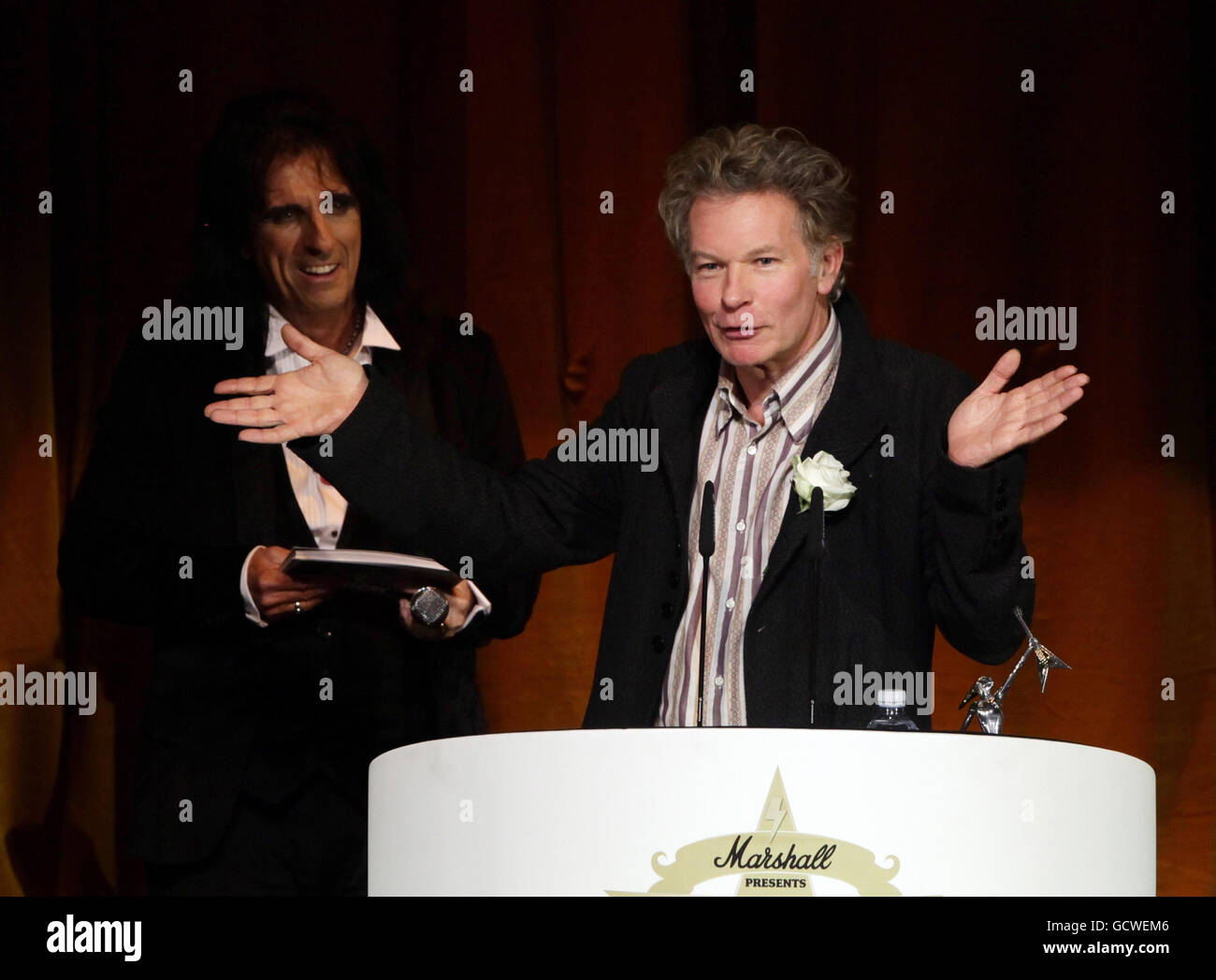 Julien Temple Right Receiving His Dvd Film Of The Year Award With Host Alice Cooper At The Marshall Classic Rock Roll Of Honour At The Roundhouse In North London Stock Photo Alamy Julien Temple Right Receiving His Dvd Film Of The Year Award With Host Alice Cooper At The Marshall Classic Rock Roll Of Honour At The Roundhouse In North London Stock Photo Alamy