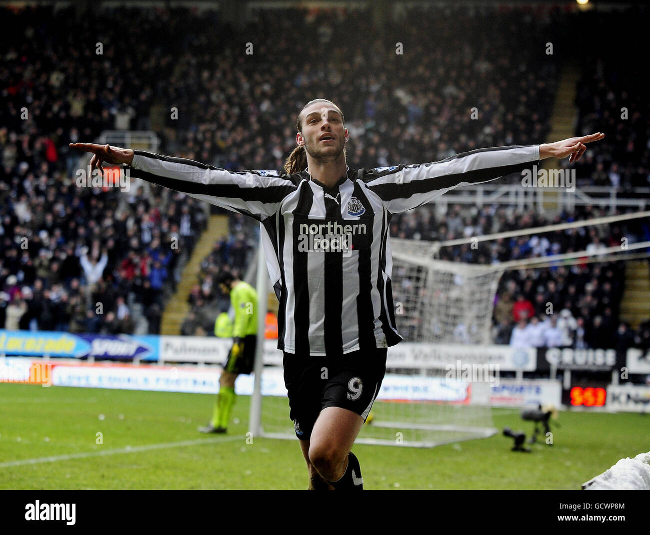 Newcastle's Andy Carroll celebrates after scoring during the Barclays Premier League match at St James' Park, Newcastle. Stock Photo