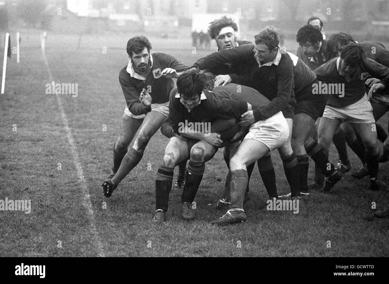 Rugby Union - London Welsh v Saracens. Saracens M. Player, in possession of the ball, comes under attack from London Welsh Stock Photo