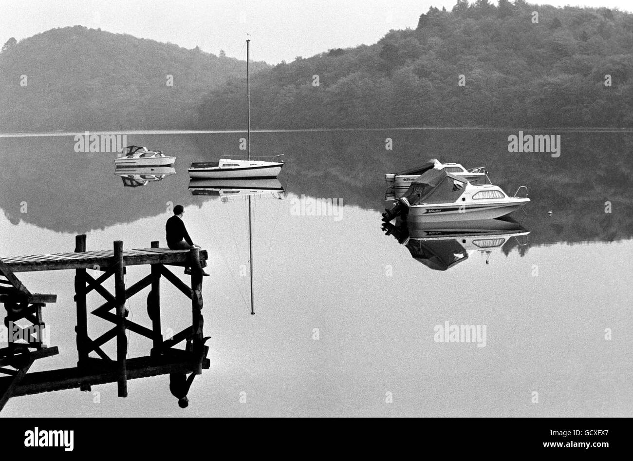 Buildings and Headlines Loch Lomond Stock Photo Alamy